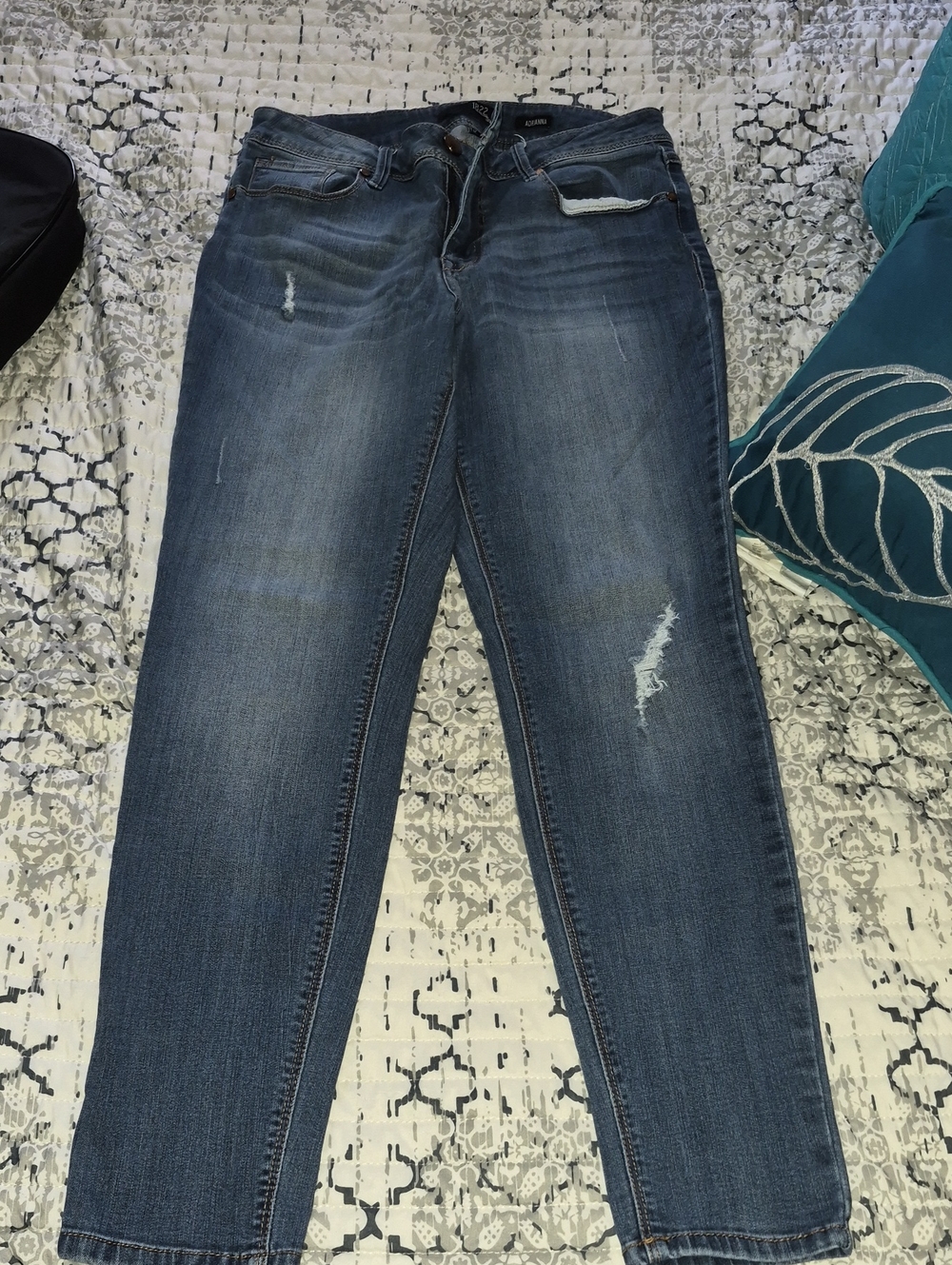 Woman's Size 12 Short 1822 Adrianna Skinny Jeans